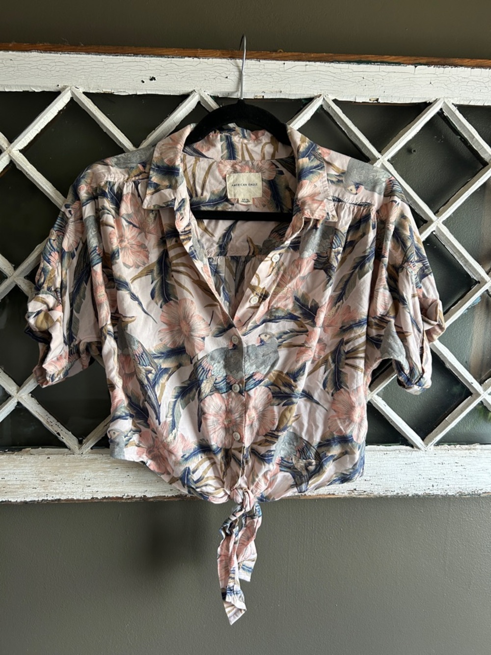 American eagle Pink tropical Button-Front Tie Crop Shirt